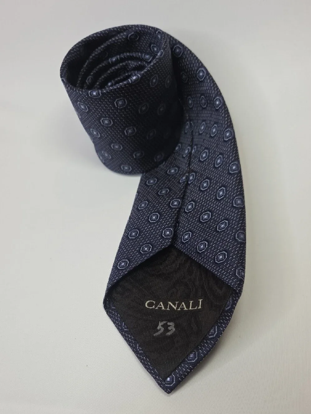 Canali Mens Dark Blue 100% Silk Tie with Light Blue Medallion Pattern 3.5x59.5